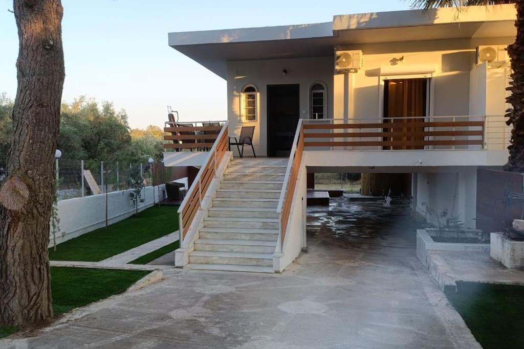 House With A Pool, 2' From The Dom wakacyjny *